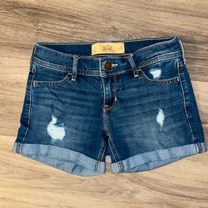 Hollister High Wasted Jean Shorts. Size 0
